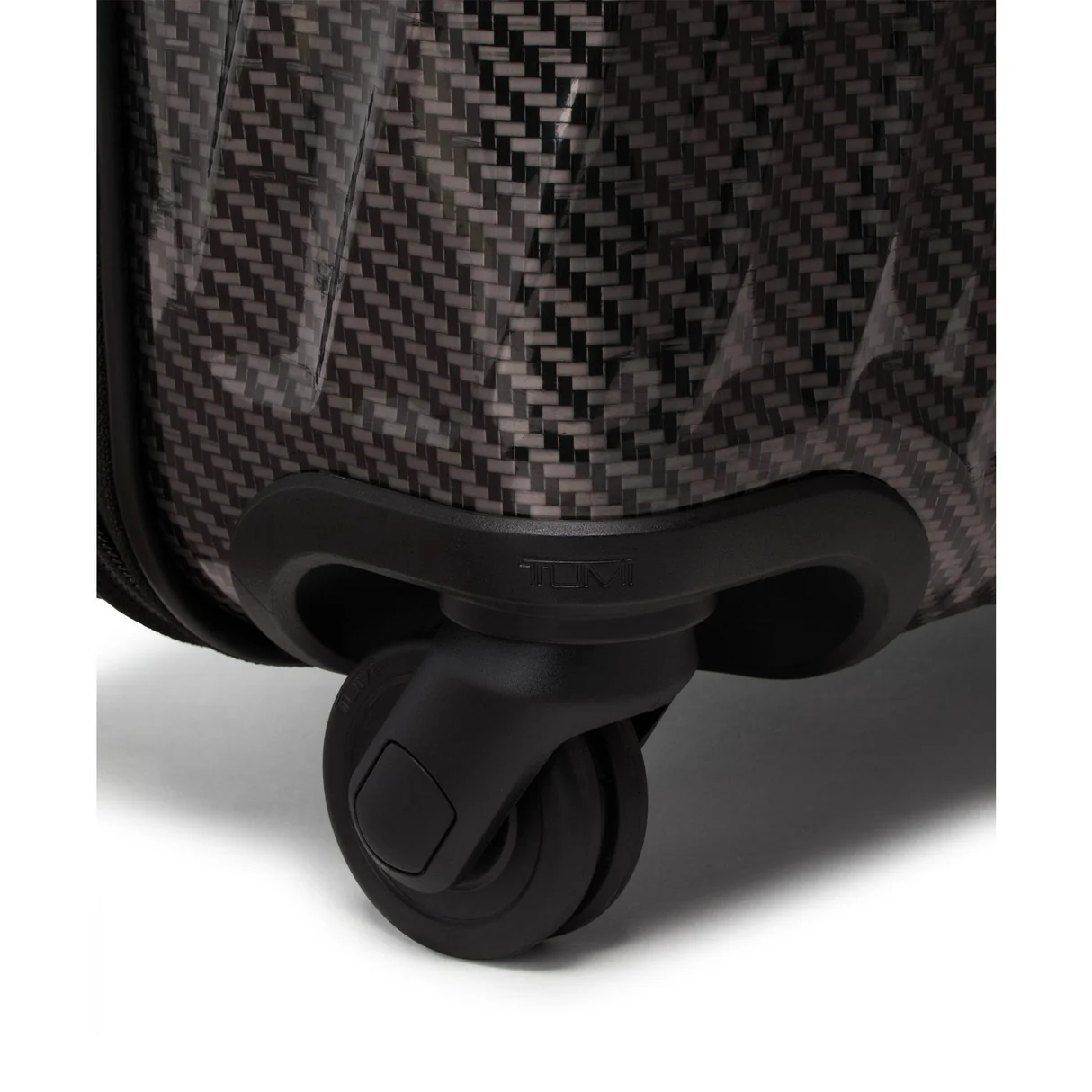 TUMI 19 Degree Lite Continental 4 Wheeled Carry-On - Image 4